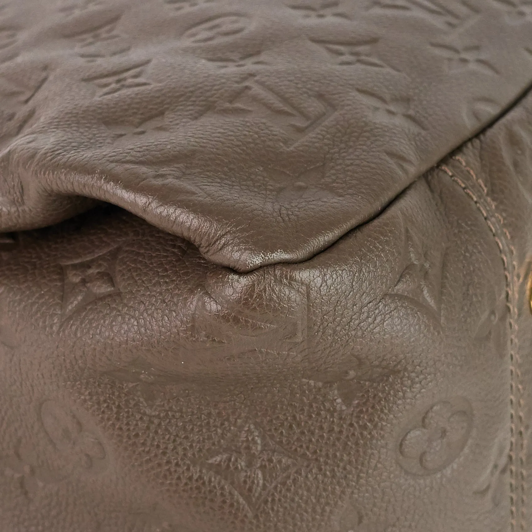 Artsy MM Monogram Empreinte Leather Handbag