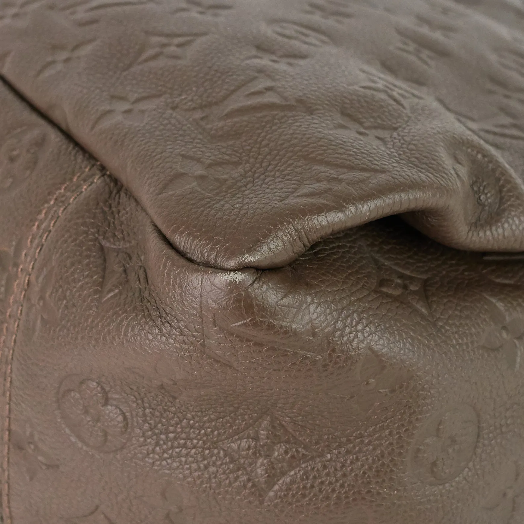 Artsy MM Monogram Empreinte Leather Handbag