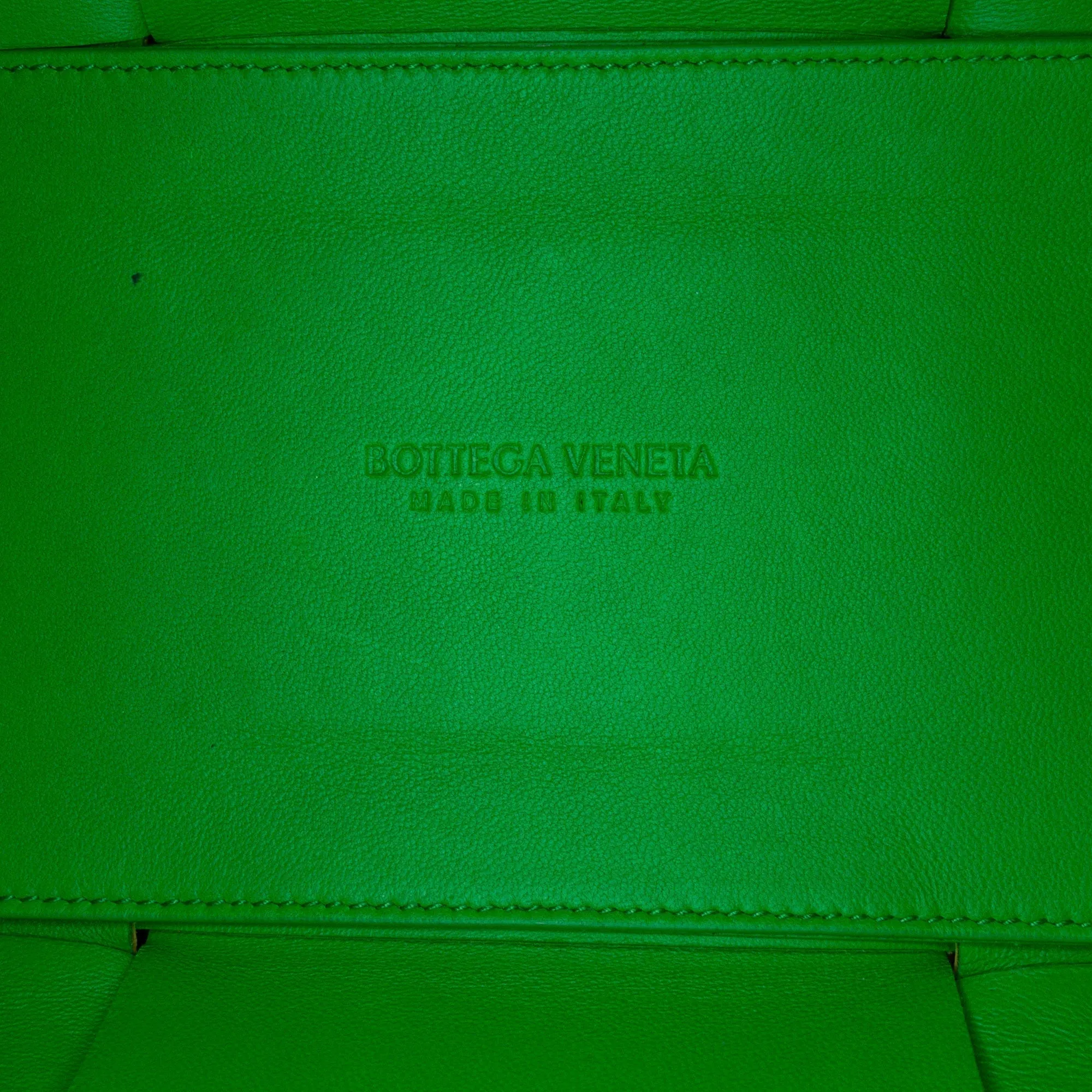 Green Bottega Veneta Maxi Intrecciato Small Arco Tote