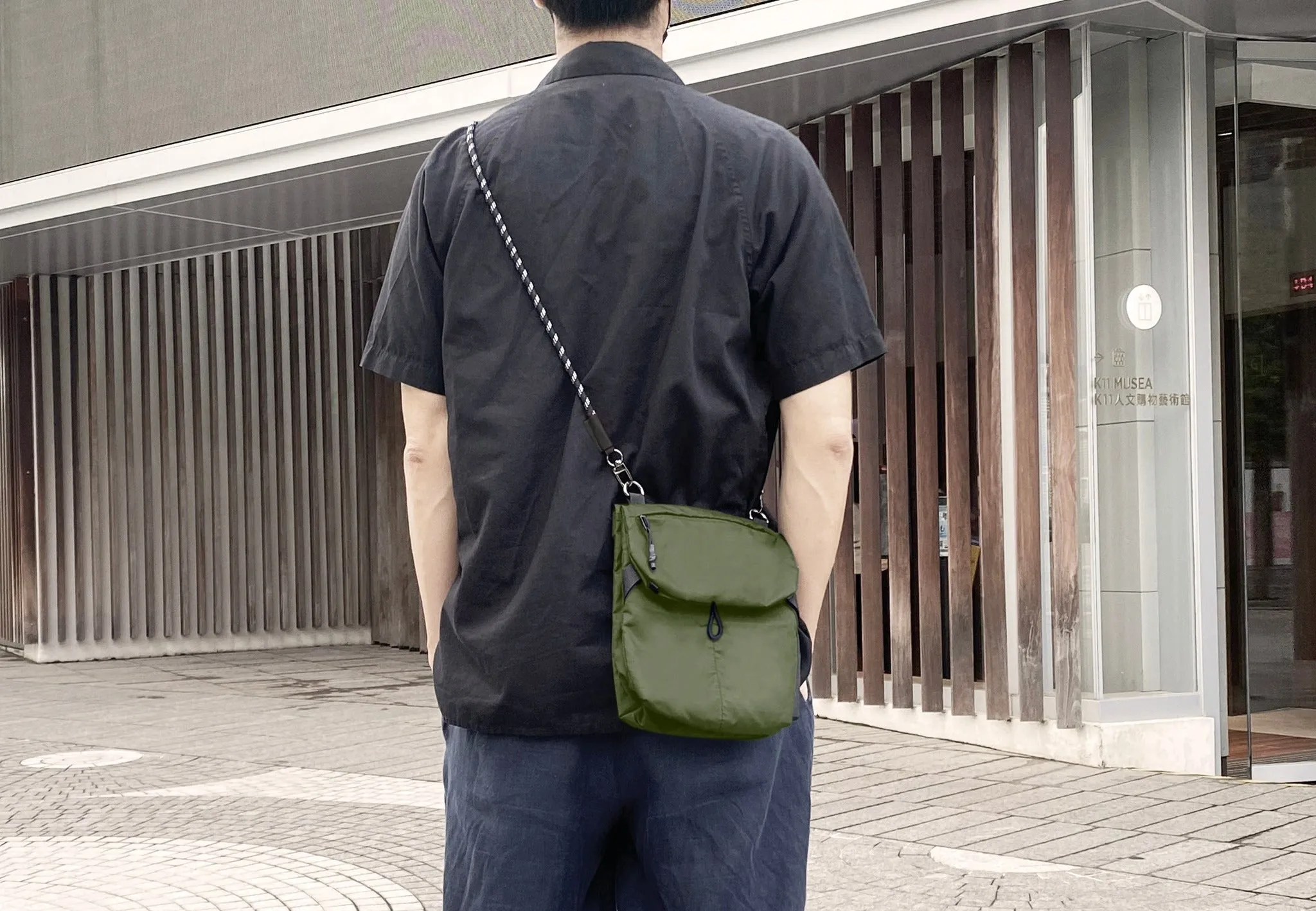 <A 000a001a88x> Double Deck Day Pouch