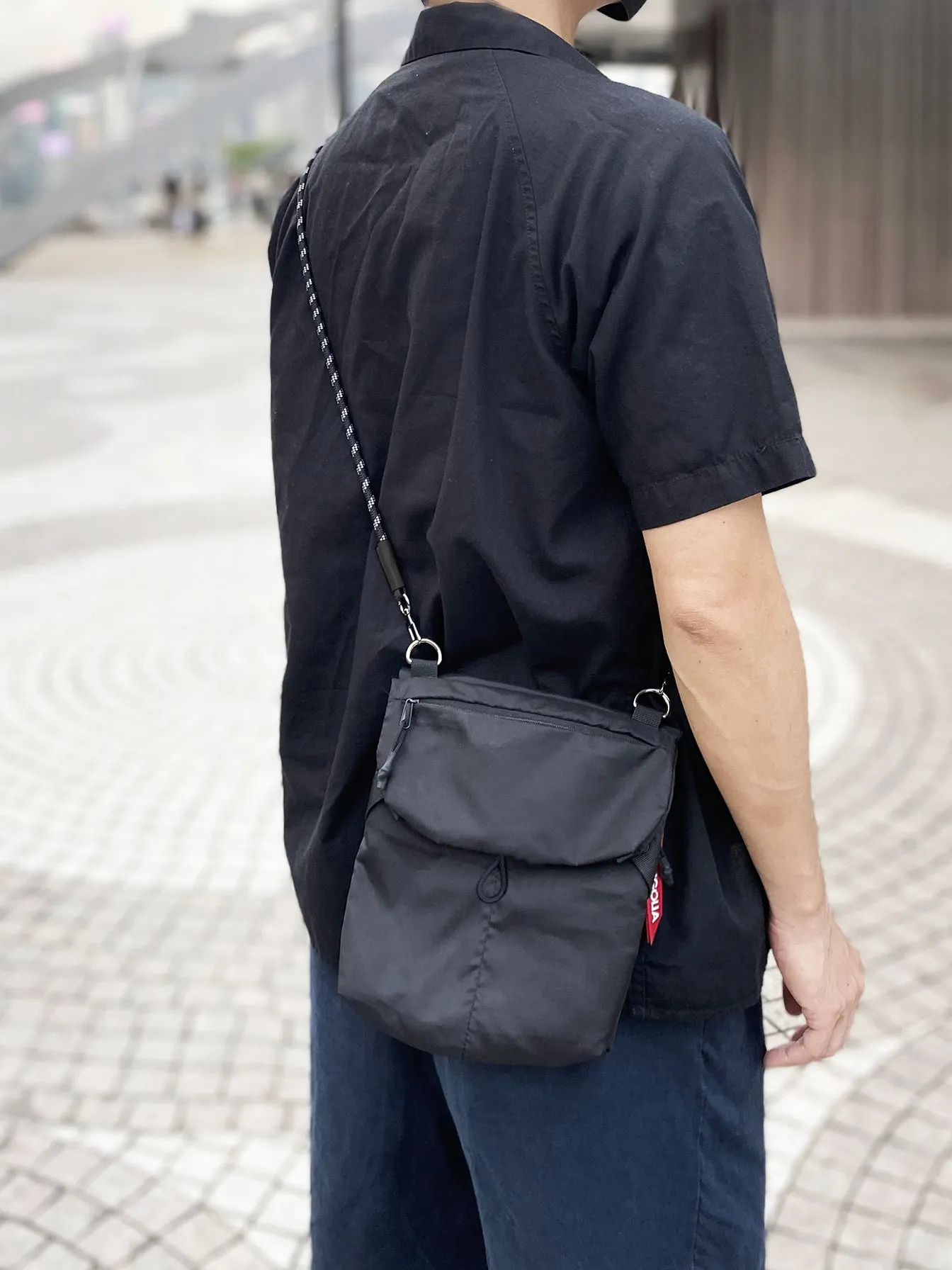 <A 000a001a88x> Double Deck Day Pouch