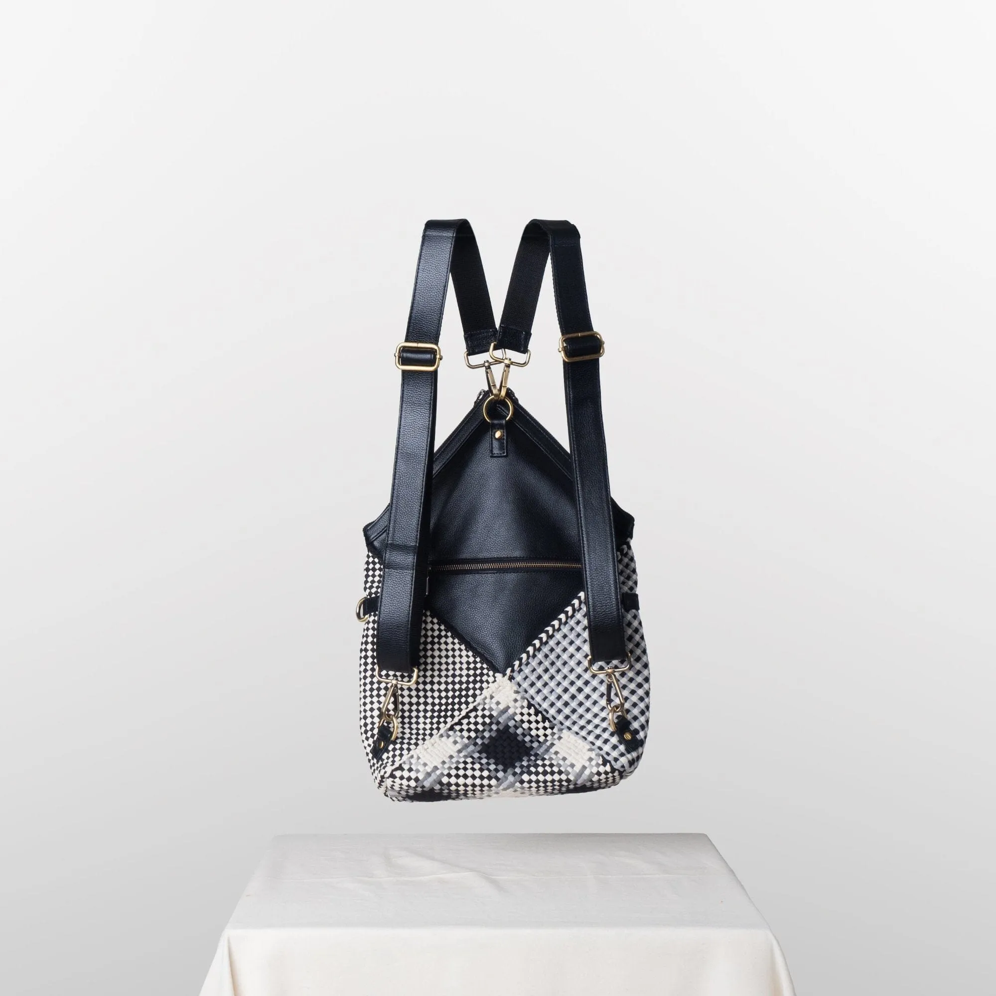 [Ready Today] Hunter Convertible Backpack Black
